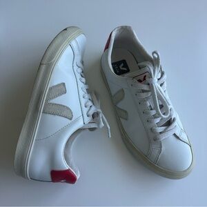 VEJA Esplar Low-Top Sneakers